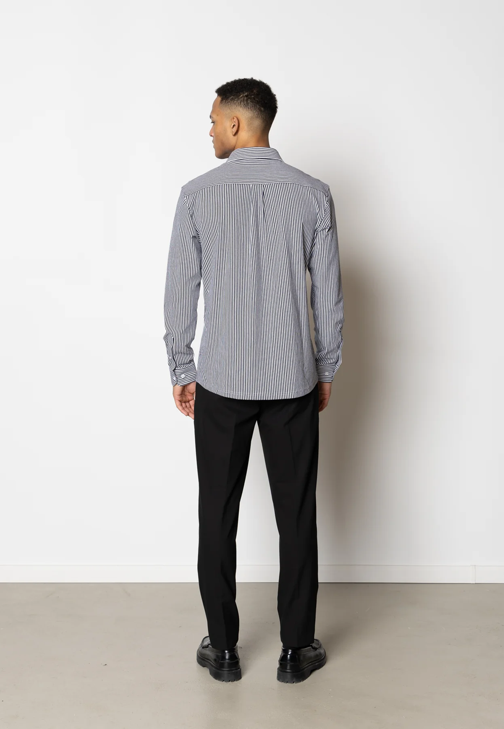 CLEANCUT COPENHAGEN CLEAN FORMAL STRECH STRIPE  SHIRT  L/S Größe: XL Farbe: NAVY/WHT