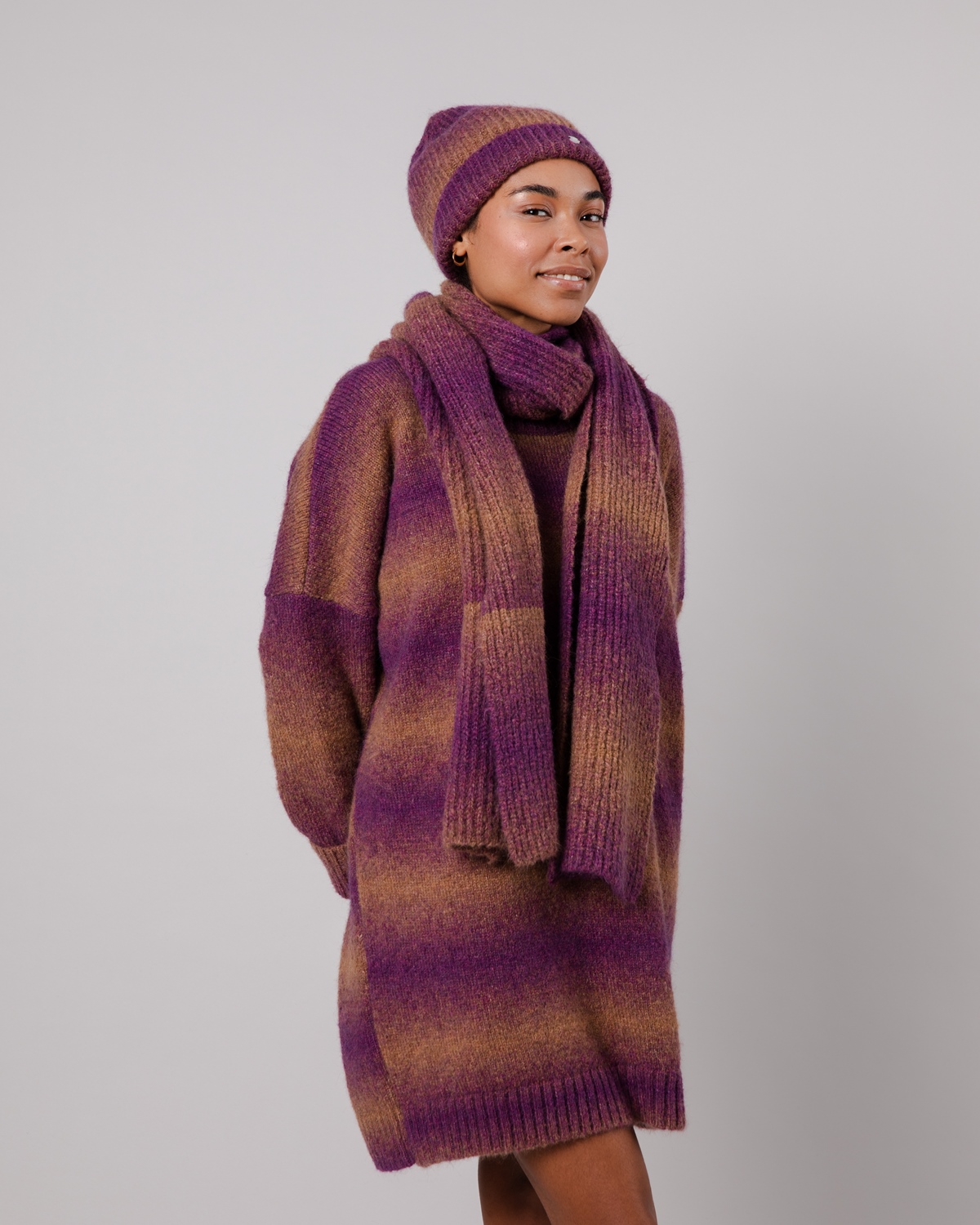 BRAVA RETRO SCARF