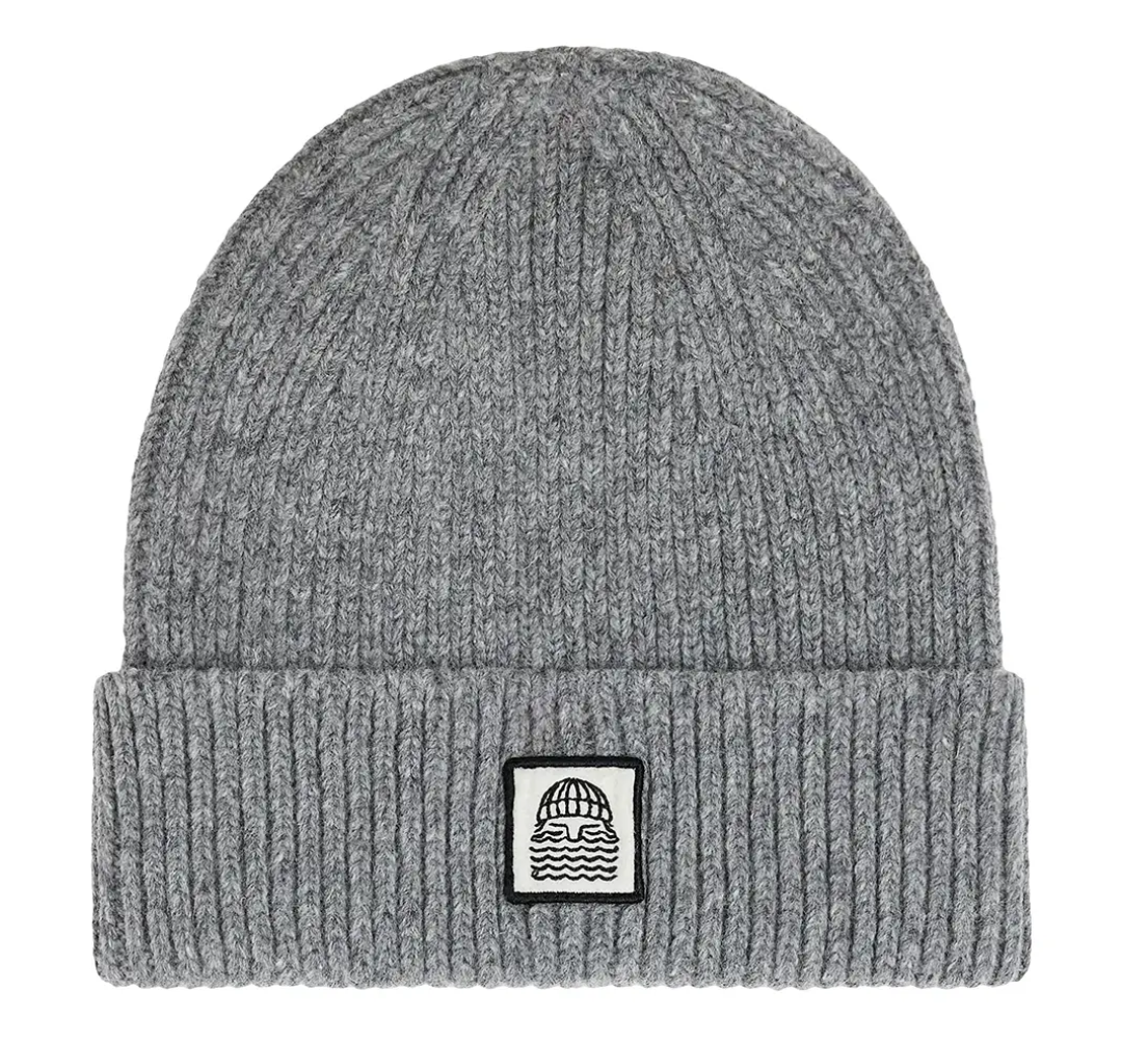 BASKINTHESUN TO THE SEA BEANIE