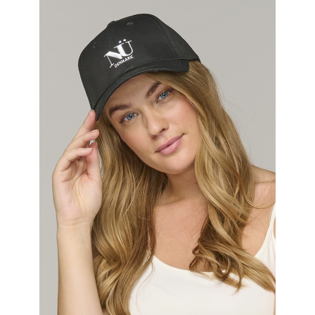 NÜ NÜ LOGO CAP