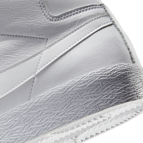 NIKE SB BLAZER MID