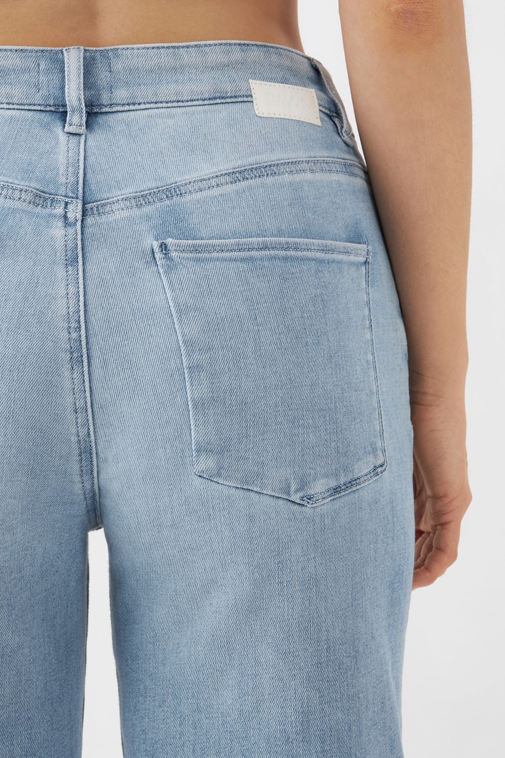 DAWN DEW FLARED SOFT DENIM Größe: 29 Länge: 32 Farbe: L. BLUE